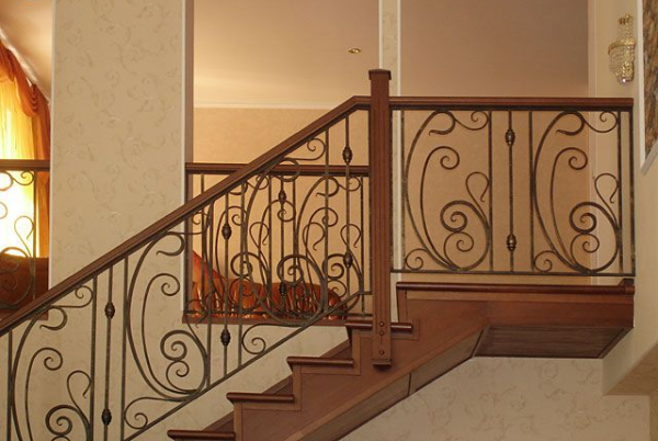 Продажа балясин для лестниц