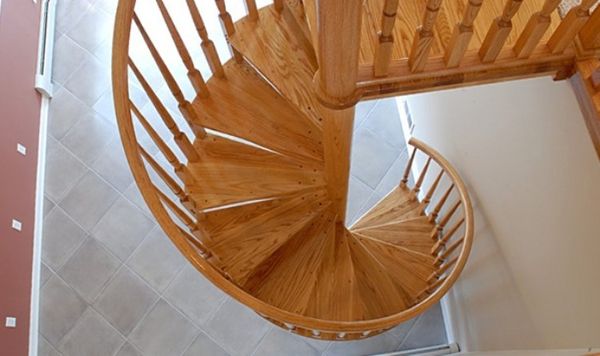 Купить винтовую лестницу для дачи