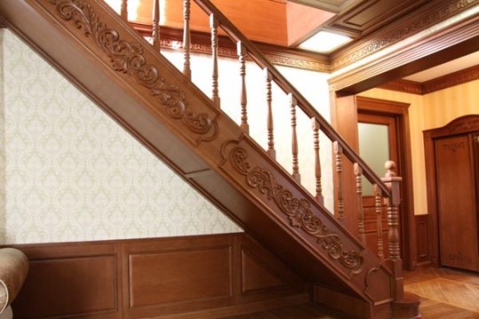 Дубовая лестница цена